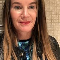 Suzanne Crowe's Instagram, Twitter & Facebook