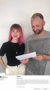 Hayley Williams 2019 March 27 Pink Hair Hayley Williams Mommy Hairstyles Hayley