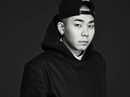Loco | 'Hold Me Tight' Concept Photo | cr: KPOP HQ PICTURES