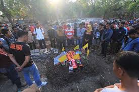 Live streaming persib vs pon jabar di persib tv!! Persija Vs Persib Tawuran