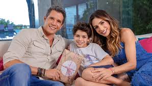 Ainda recentemente, o apresentador abriu outro momento íntimo de sua família e encantou ao. Marcio Garcia E Familia Estrelam Campanha Da Jotacom Para A Leiturinha