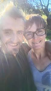 Hey, quelques new's depuis le temps pendant ce loooonnnnnggg hiver . Maïté  ma moitié que je vous présente plus bas , m'a rejoint à la ferme en tant  qu'associée , nous avons