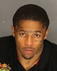 SPD NEWS: FELON IN POSSESSION OF A LOADED WEAPON ARRESTED  #KeepingStocktonSafe #OneLessGun Last night, at 10:00 pm, Officers from the  #StocktonPolice Community Response Team attempted to stop a subject