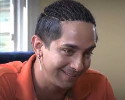 Dolorosas, desgarradoras,emocionantes y logradas escenas, muchos lloramos y  hasta fuimos identificados. Gracias a esas líderes y majestuosas damas de  la actuación, esa madre nos rompió el alma y la Dra nos dejó