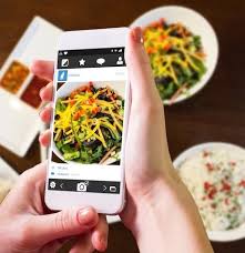 La Livraison De Repas A Domicile Livraison Repas Livraison Nourriture Repas A Domicile