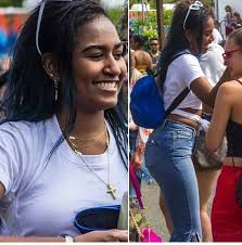 Barack & michelle obama's daughter sasha obama is all grown up! 44thpresident Barackobama Firstlady Michelleobama Youngest Daughter Sashaobama And Sister Maliaobama Wishi Obama Daughter Sasha Obama Obama Sisters