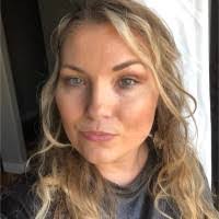 Cassandra Goss's Instagram, Twitter & Facebook