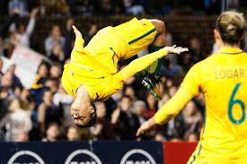 Sam kerr does a backflip after scoring her 2nd of three goals today for chelsea vs. Sam Kerr S Goal Celebration Against Brazil Summed Up The Matildas Exuberance Abc News Australian Broadcasting Corporation
