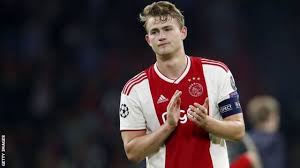 Matthijs de ligt może przebierać w ofertach. Matthijs De Ligt Ajax Captain Awaiting Possible Transfer Juventus Favourites Bbc Sport