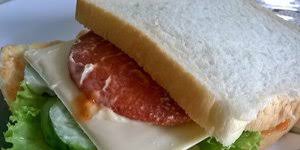 250 gr terigu protein tinggi 2 sdm gula pasir 1 sdm susu bubuk 1 sdt ragi instan 1 butir telur 100 ml air 25 gr margarin ½ sdt garam 10 Cara Membuat Burger Daging Ayam Yang Enak Dengan Roti Tawar Dan Mie Hingga Tempe Sederhana Diadona Id