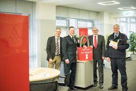 News, email and search are just the beginning. Sicherheit Im Alter Santander Unterstutzt Polizei Bei Aufklarungskampagne Presseportal
