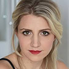 31327_Annaleigh_Ashford.rev.1742197413.JPG