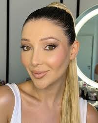 Amanda Sanson's Instagram, Twitter & Facebook