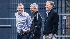 Alle aktuellen nachrichten zu lucien favre sortiert nach datum. Bericht Bvb Bosse Wollen Mit Lucien Favre Im Marz Verlangern Sportbuzzer De