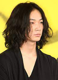 メンズ セクシーに魅せるなら長髪 おすすめロングヘアスタイル10選 メンズヘアスタイル ロング メンズ ヘアスタイル ヘアスタイル ロング
