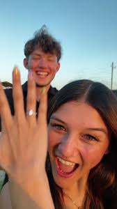 AHHHHHH IT HAPPENED 💍#greenscreenvideo #engaged #fyp