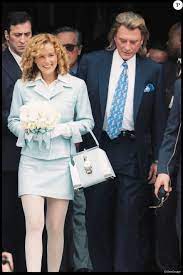 Laeticia hallyday passait son enfance au cap d'agde. Mariage De Laeticia Et Johnny Hallyday A La Mairie De Neuilly Le 25 Mars 1996 Purepeople