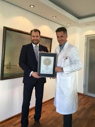 Herzlich Willkommen Neu Bei Uns Im Netzwerk Professor Dietrich Baumgart Vom Preventicum In Essen Http Blog Primomedico Com P Dr Med Herzlich Professor