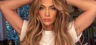 And quick and easy styling options are only one of them. Invisible Layers Hair Trend Gives You Instant Cheekbones Glamour Uk