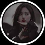 Clarissa Oneill's Instagram, Twitter & Facebook