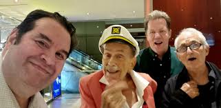 Robert Farrell (@robertfarrellnyc) • Facebook