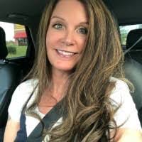 Stephanie Neubert's Instagram, Twitter & Facebook