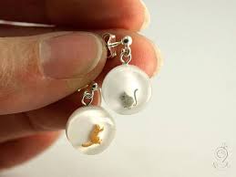 Katz Und Maus Lustige Ohrringe Mit Brauner Katze Und Grauer Etsy Funny Earrings Ear Studs Earrings