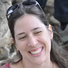 Minerva Arce's Instagram, Twitter & Facebook