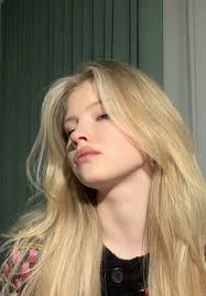 Girl Singing Lady Gaga Song While Cooning