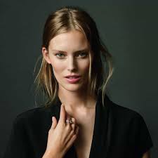 Contemporary Red Gold Spannring® Tension Engagement Ring