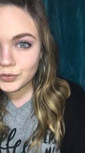 Lindsey Tew's Instagram, Twitter & Facebook