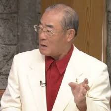 元プロ野球選手。現在は解説者。 概要 1940年6月19日生。韓国人だった両親が1939年に日本に渡り、広島市に在住している時に4人兄弟の末っ子として生まれた。 本名は張勲（チャンフン、장훈）。 4歳の時火傷をして指の一部が不自由になる。 é‡Žçƒ ãƒˆãƒ¬ãƒ¼ãƒ‹ãƒ³ã‚°ã«ã¤ã„ã¦ å¼µæœ¬å‹² æ°ã®æŒè«–ãŒç‚¸è£‚ E ãƒ ã‚¹ãƒãƒ¼ãƒ„æ'ž