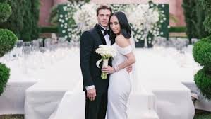 Dancing with the stars pro cheryl burke and boy meets world alum matthew lawrence got married on burke and lawrence got engaged on her 34th birthday last may. Cheryl Burke On Being A Bridezilla For Her Wedding Glamour
