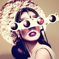 After that kerfuffle two years ago with tastespotting shutting down and then relaunching as an independent site, we thought notcot had decided to steer clear of the food world. Notcot On Fashion Net