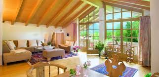 The venue accommodates up to 4 people and features 2 bedrooms and 1 bathroom. Ferienwohnungen In Ruhpolding Im Landhaus Kramer Der Familie Bittner