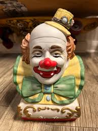 1980 Ezra Brooks Porcelain Clown Decanter Bottle Genuine Heritage China  Yellow