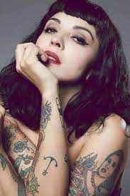 Mon laferte is with rahul jambukiya and 3 others. Mon Laferte Tatuajes De Mon Laferte Laferte Tatuajes