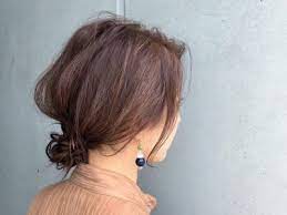 １つ結びもサマになる ぎりぎり結べるボブ がいま40代に人気 2ページ目 otona salone オトナサローネ 自分らしく 自由に 自立して生きる女性へ ひとつ結び ボブ ボブ アレンジ ボブ