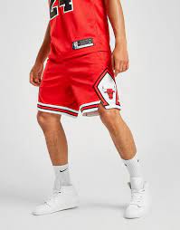 May 13, 2020 · jordan played 13 seasons with the bulls with a year and a half hiatus to play baseball in the chicago white sox minor league system. Nike Nba Chicago Bulls Swingman Shorts Herren Weiss Jd Sports