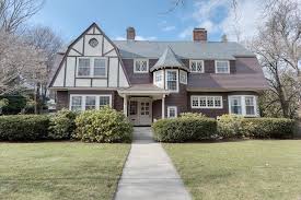 12 Massachusetts Ave Worcester Ma 01609 Mls 72128926 Zillow House Exterior Types Of Houses Old Houses