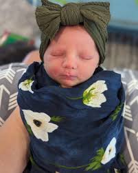 I am absolutely overjoyed to share this beautiful moment with all of you!  On July 27th at 11:18 am my daughter, Alexis, gave birth to her first  daughter! 💗👣 Words can't adequately