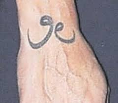 Ayrılığa sarp levendoğlu'nun 2.5 yıllık evliliğin ardından geçen ocakta boşandığı birce akalay'ı unutamamasının neden olduğu öne sürülüyor. Anlamli Dovme Takvim