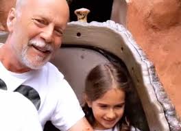 Bruce Willis Takes Daughters Mabel Ray & Evelyn Penn Willis To Disneyland &  Rides Splash Mountain