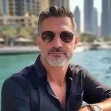 Gracias por el abrazo.a la distancia