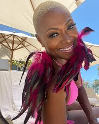 AboutYesterday Back 2 what makes me happy: tropical paradises! Plus, pink  is my favorite color! And last but not least, @naquay, this is 4 u: Luv,  luv, luv my big pink feather