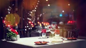 Got A Reservation For Valentine S Day Dinner Let Us Help You Find The Right Spot Romantic Restaurant Romantic Dinners Holiday Table Settings