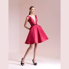 È tutta da scoprire la nuova collezione di abiti da cerimonia nicole spose 2018, come sempre una proposta ricca di creazioni da sogno in tessuti di prima qualità e in una vasta selezione di forme e colorazioni. Nicole Spose Eleganza Ricercata Per Gli Abiti Della Collezione Cerimonia 2017 Abiti Da Sposa