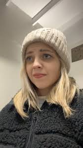 SO … EK KRY NET KOUD … burrb burrr burruubuurrb 🥶 ‼️, Geen transvaler kan  mos nou cope met díe Kaapse nat weer nie … As jy my soek… ek dra van nou af  net sweetpakke 🫠🥴, TAG MY IN JOU GUNSTELING SONG ...