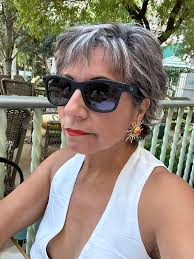 Sharing vacation style with boutique accessories