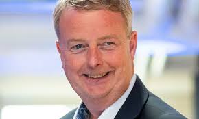 Politikerlønningene må temmes